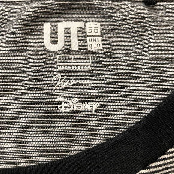 Disney Mickey Mouse Uniqlo Black & White Pin Stripe Short Sleeve Shirt Sz L - Picture 4 of 9